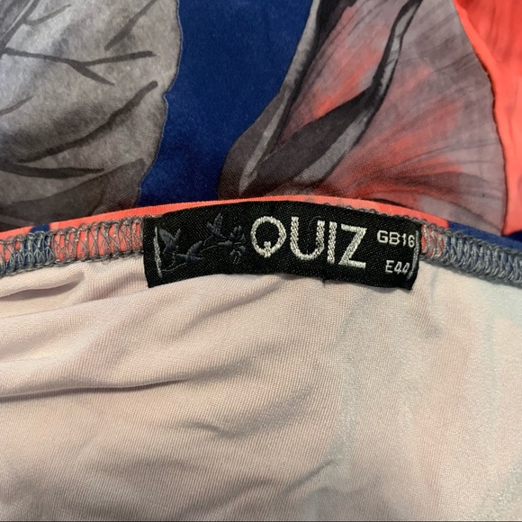 Quiz | Floral Halter Maxi Dress - Picture 12 of 14